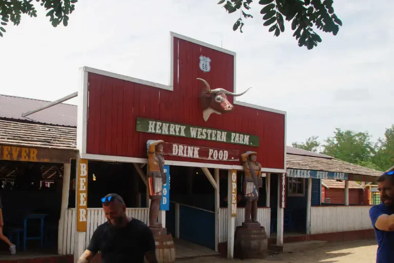 V8 Team roadbook, western város,HenryxCity