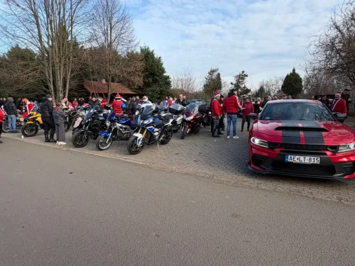 2025-12-06-motoros-miku-001