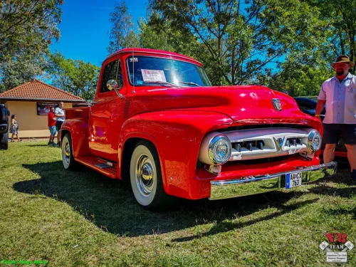 4-V8 Team Levelek