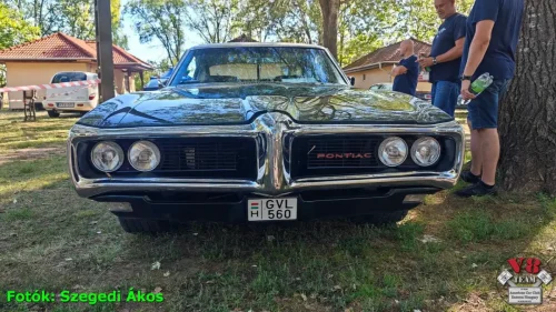 4-V8 Team Levelek