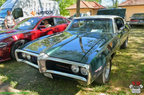 4-V8 Team Levelek